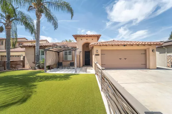 1223 N Pride CT, Visalia, CA 93291