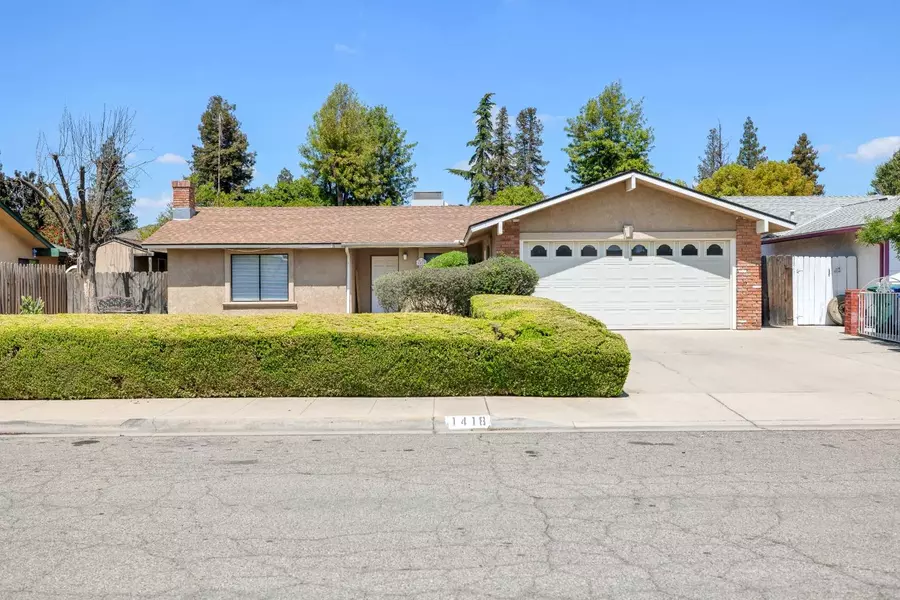 1418 Huntsman AVE, Selma, CA 93662