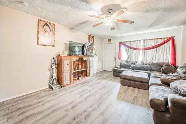 Fresno, CA 93706,25 E Hawes