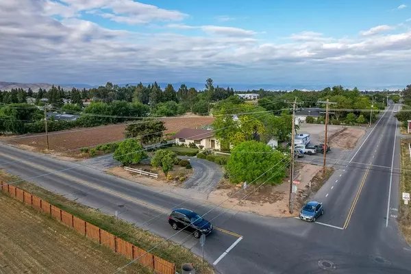 Clovis, CA 93611,827 N Armstrong AVE