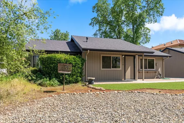 48187 Lindsay LN, Oakhurst, CA 93644