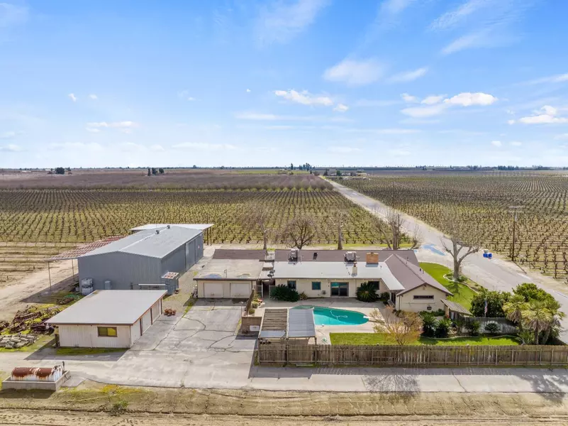 3858 N Siskiyou, Kerman, CA 93630