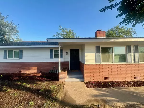 Kingsburg, CA 93631,12390 Kamm
