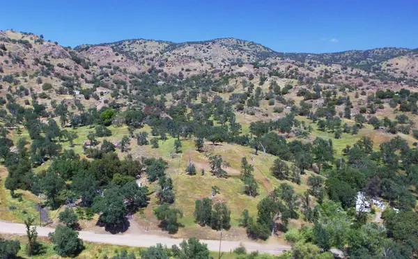 Yokuts Valley, CA 93675,0 Mistletoe RD