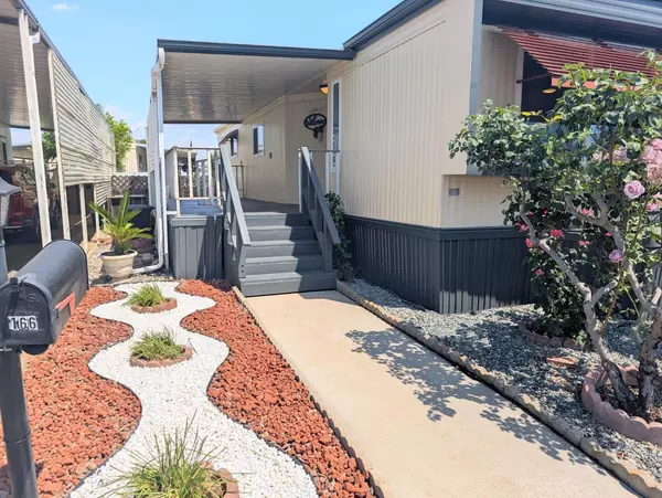 Pinedale, CA 93650,221 W Herndon AVE #166