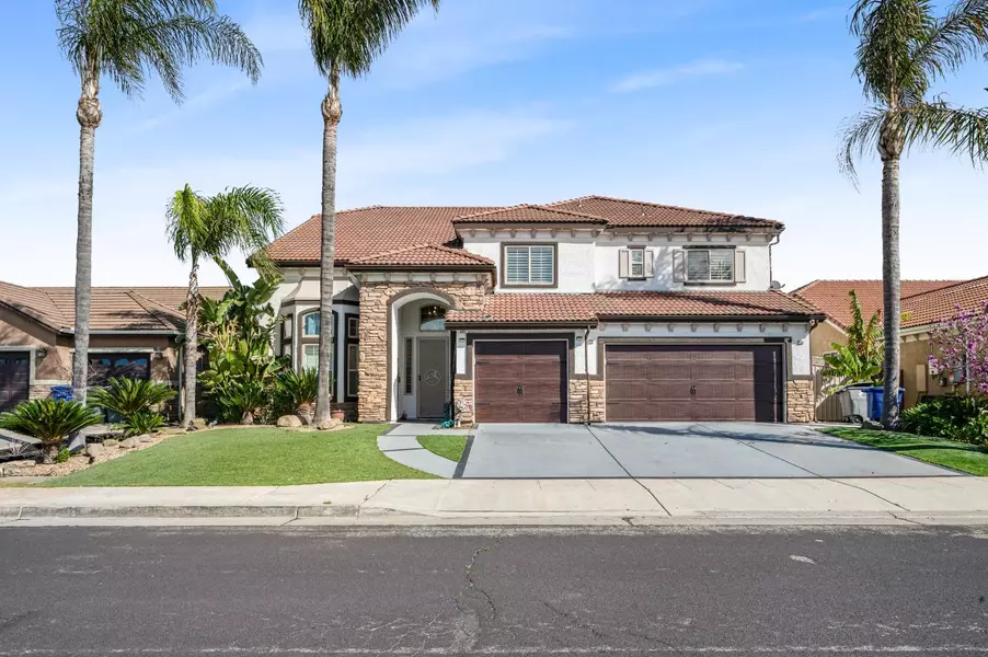 261 N Terry AVE, Clovis, CA 93612