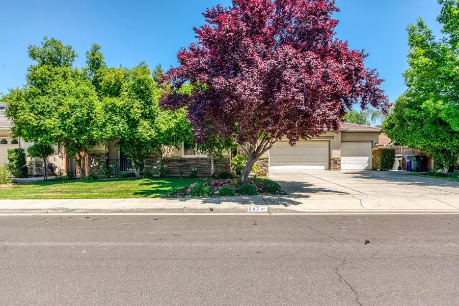 947 Carson AVE, Clovis, CA 93611