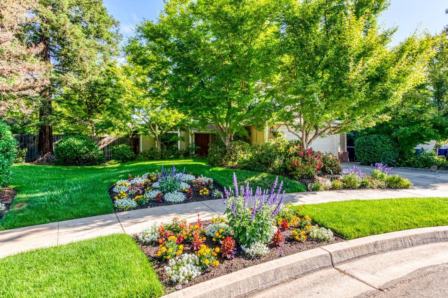 Fresno, CA 93711,1352 W Menlo AVE