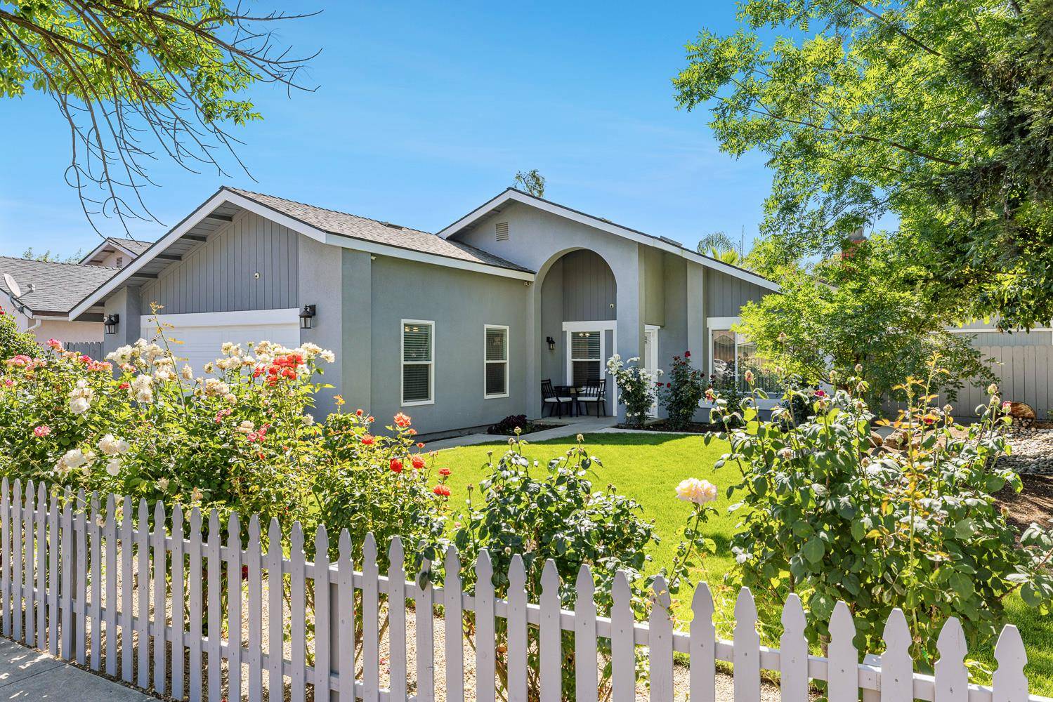 Fresno, CA 93722,5298 N Reese Ave