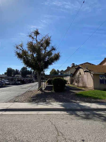 657 W Parlier AVE #114, Reedley, CA 93654