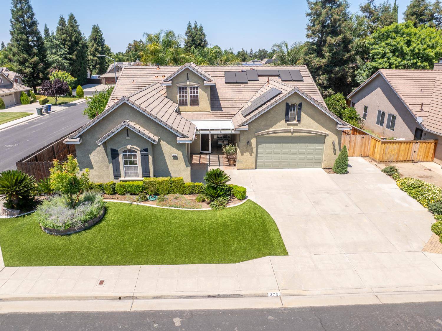 Clovis, CA 93611,373 W Houston AVE