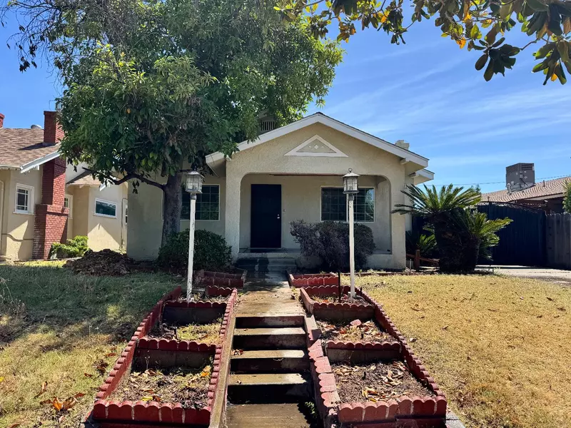 1382 N Thorne AVE, Fresno, CA 93728