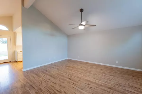 Fresno, CA 93722,5207 W Warner AVE