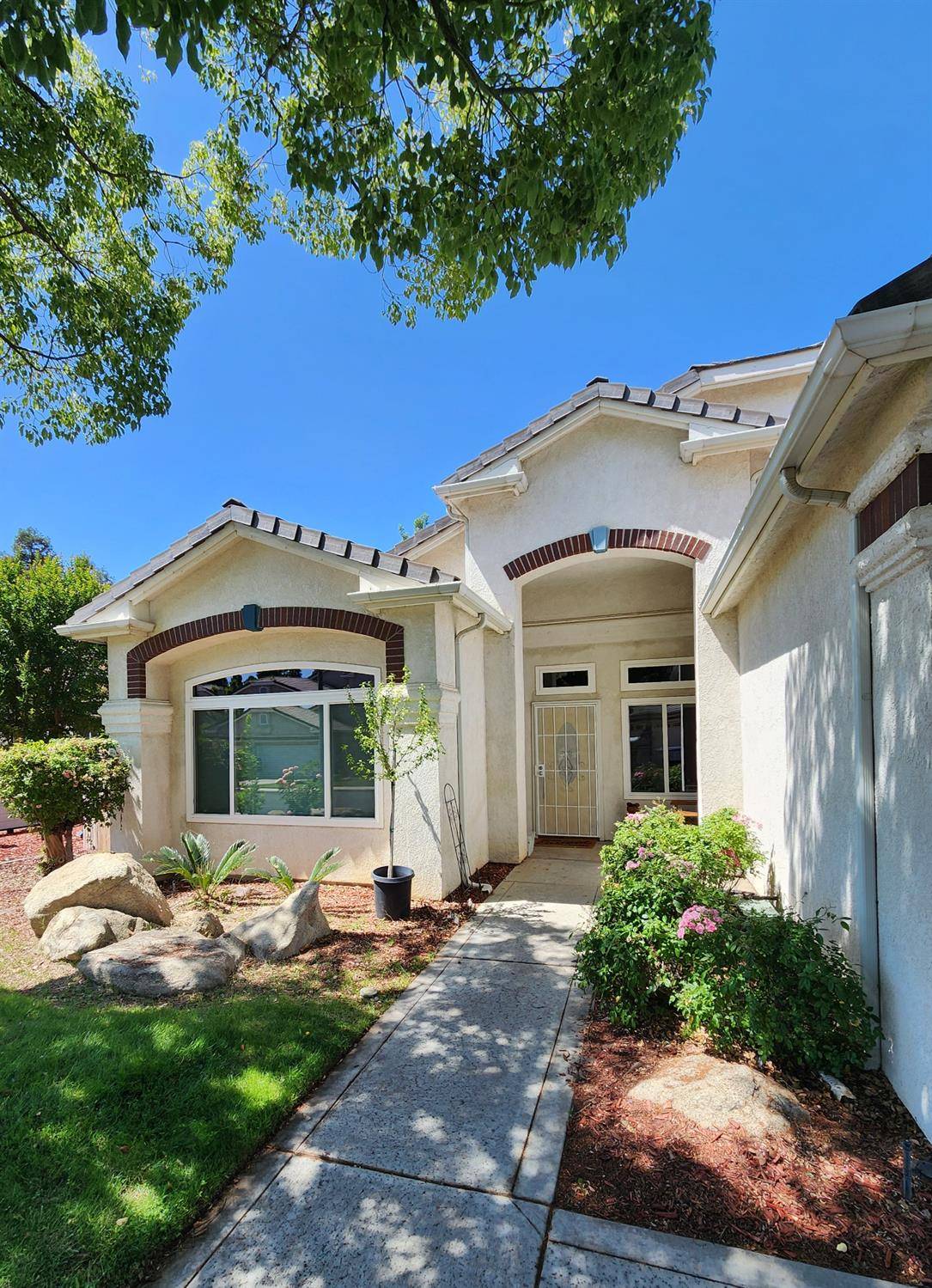 2513 Twain AVE, Clovis, CA 93611