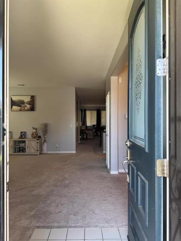 Fresno, CA 93722,5312 W Cotton AVE