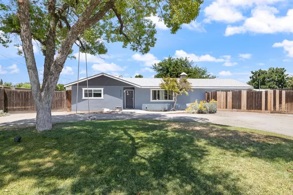 4420 W Iris, Visalia, CA 93277