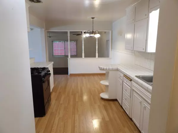 Fresno, CA 93726,4321 Buckingham WAY