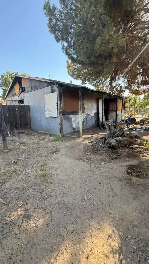 Bakersfield, CA 93308,201 E Warren AVE