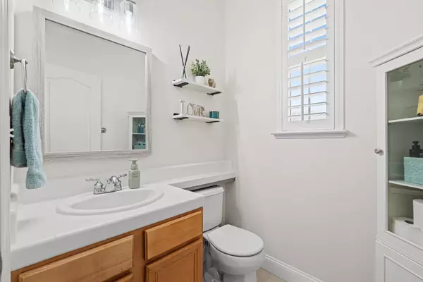 Clovis, CA 93619,633 W Edinburgh LN