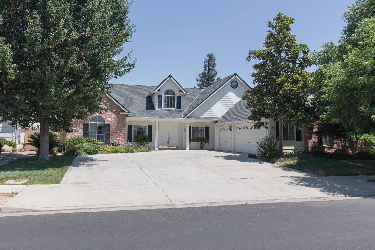 337 W Trenton AVE, Clovis, CA 93619