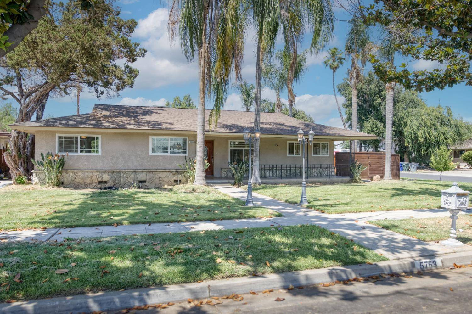5753 N 7th ST, Fresno, CA 93710