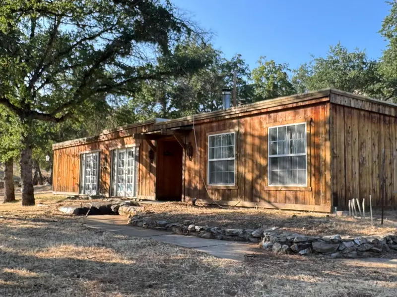 32101 E Trimmer Springs Rd, Sanger, CA 93657