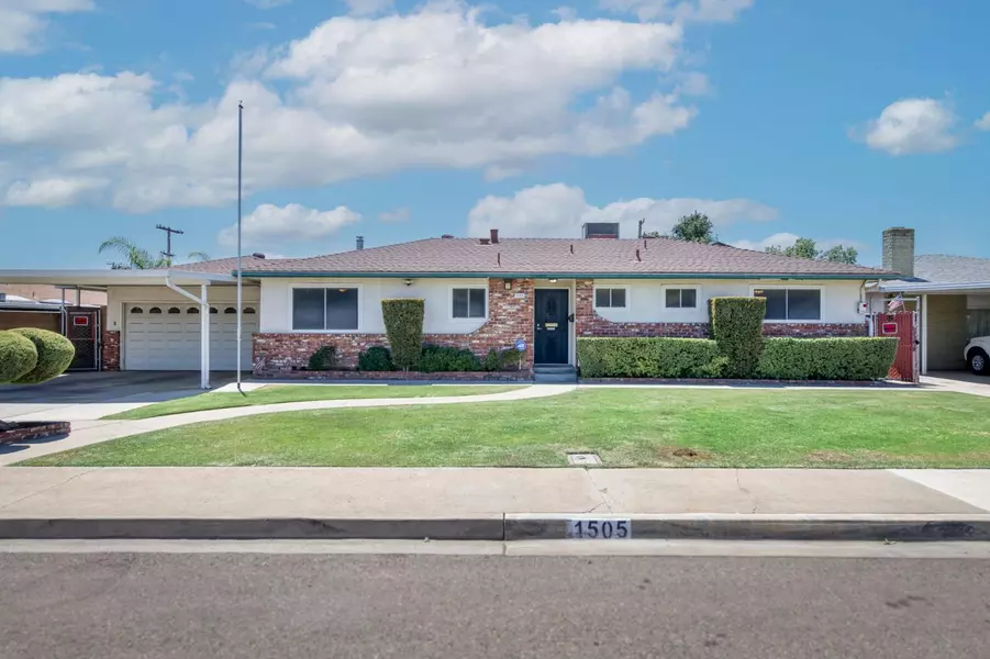 1505 3rd ST, Sanger, CA 93657