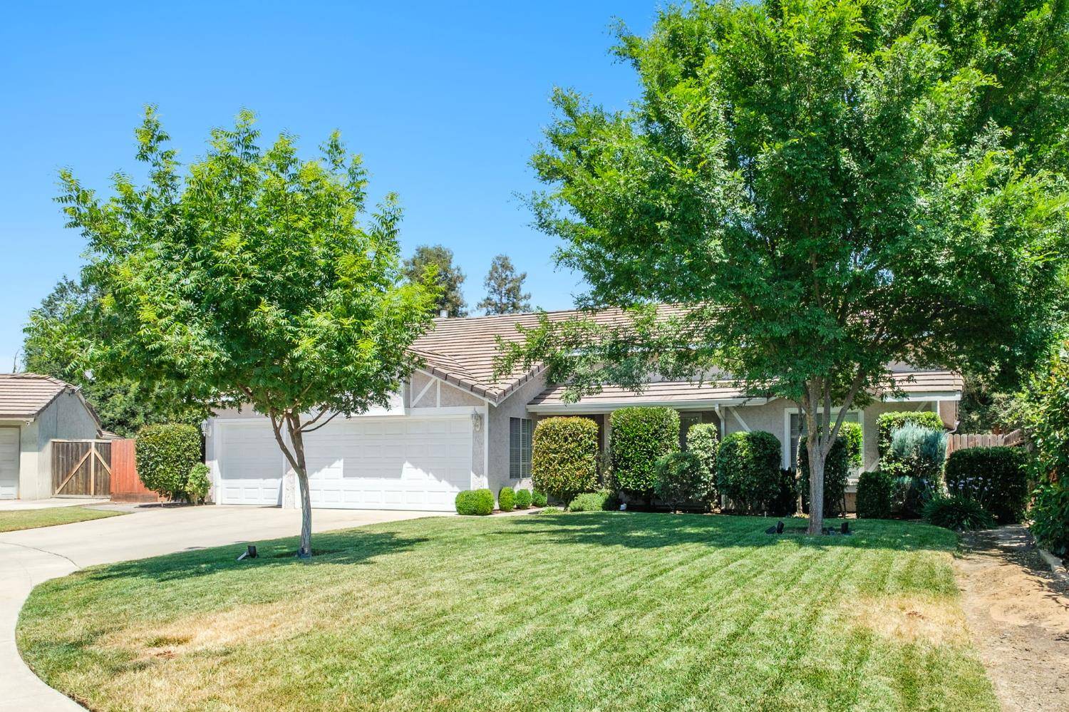 Clovis, CA 93611,841 Whittier AVE
