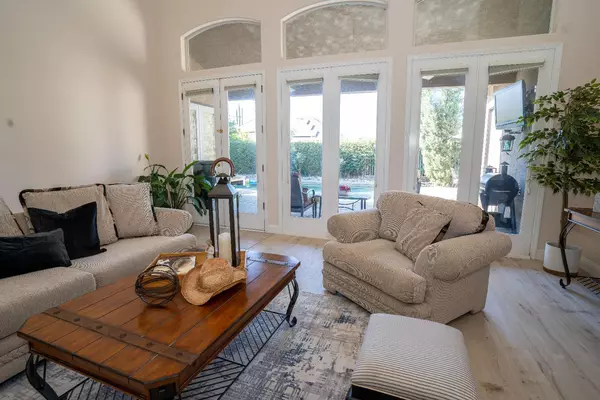 Fresno, CA 93730,1622 E Shadow Creek