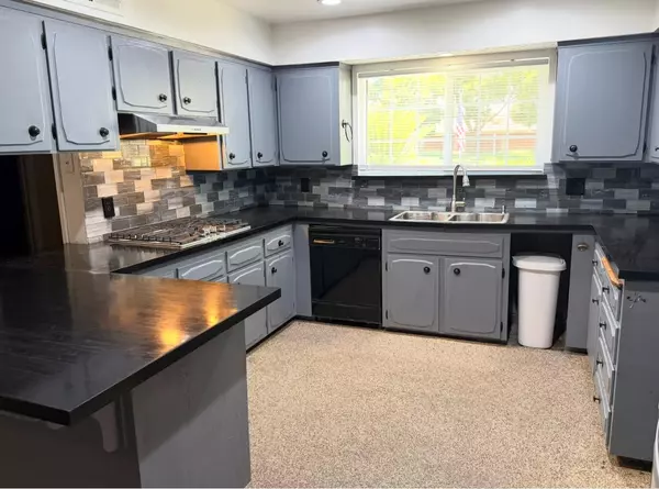 Clovis, CA 93611,1580 Armstrong AVE