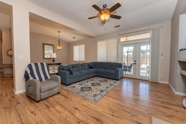 Lemoore, CA 93245,1774 Castle WAY