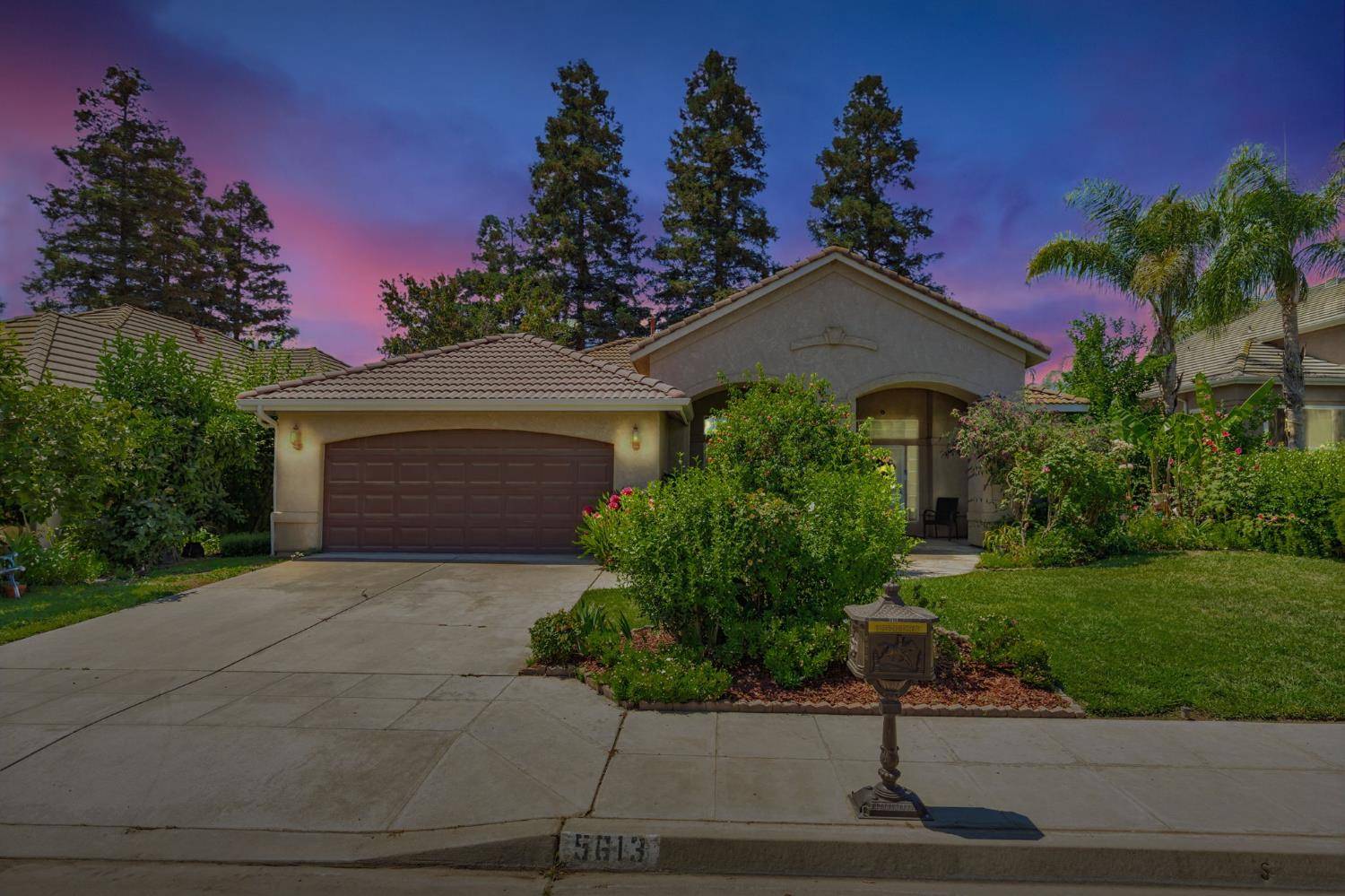 5613 W Bluff AVE, Fresno, CA 93722