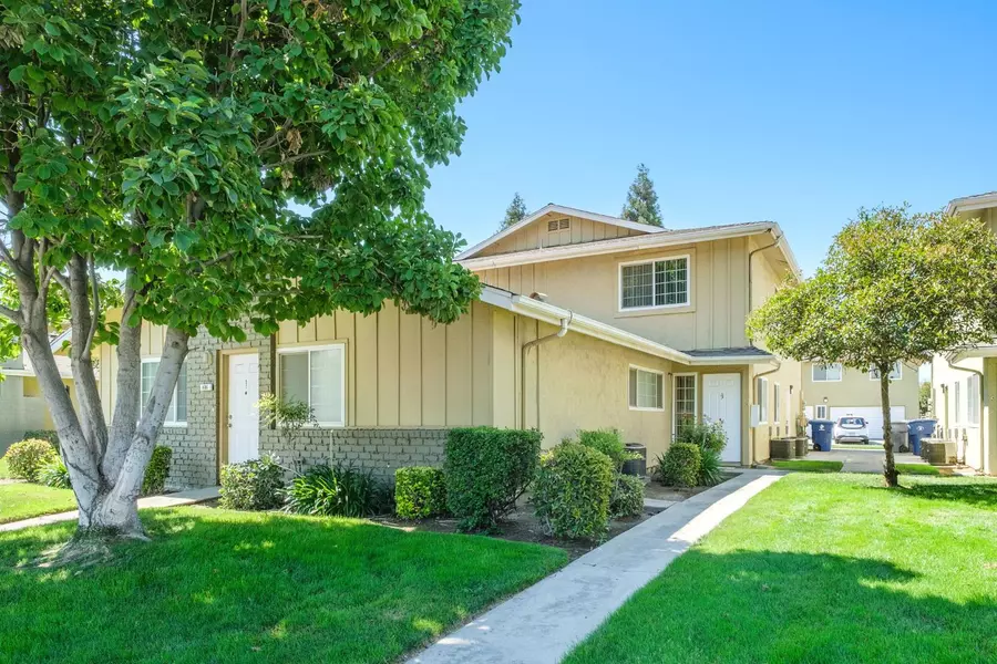 486 W Alamos AVE #3, Clovis, CA 93612