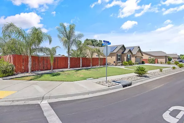 Lemoore, CA 93245,863 Legacy DR