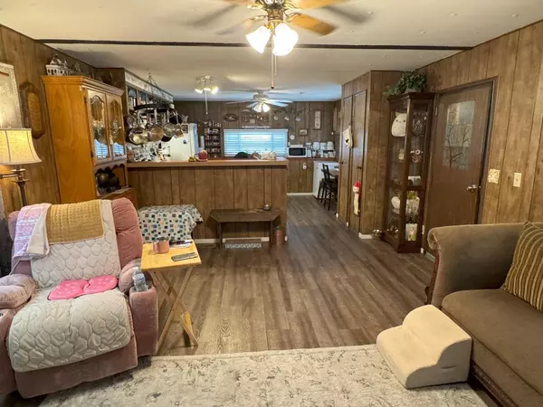 Dinuba, CA 93618,581 N Crawford AVE #92