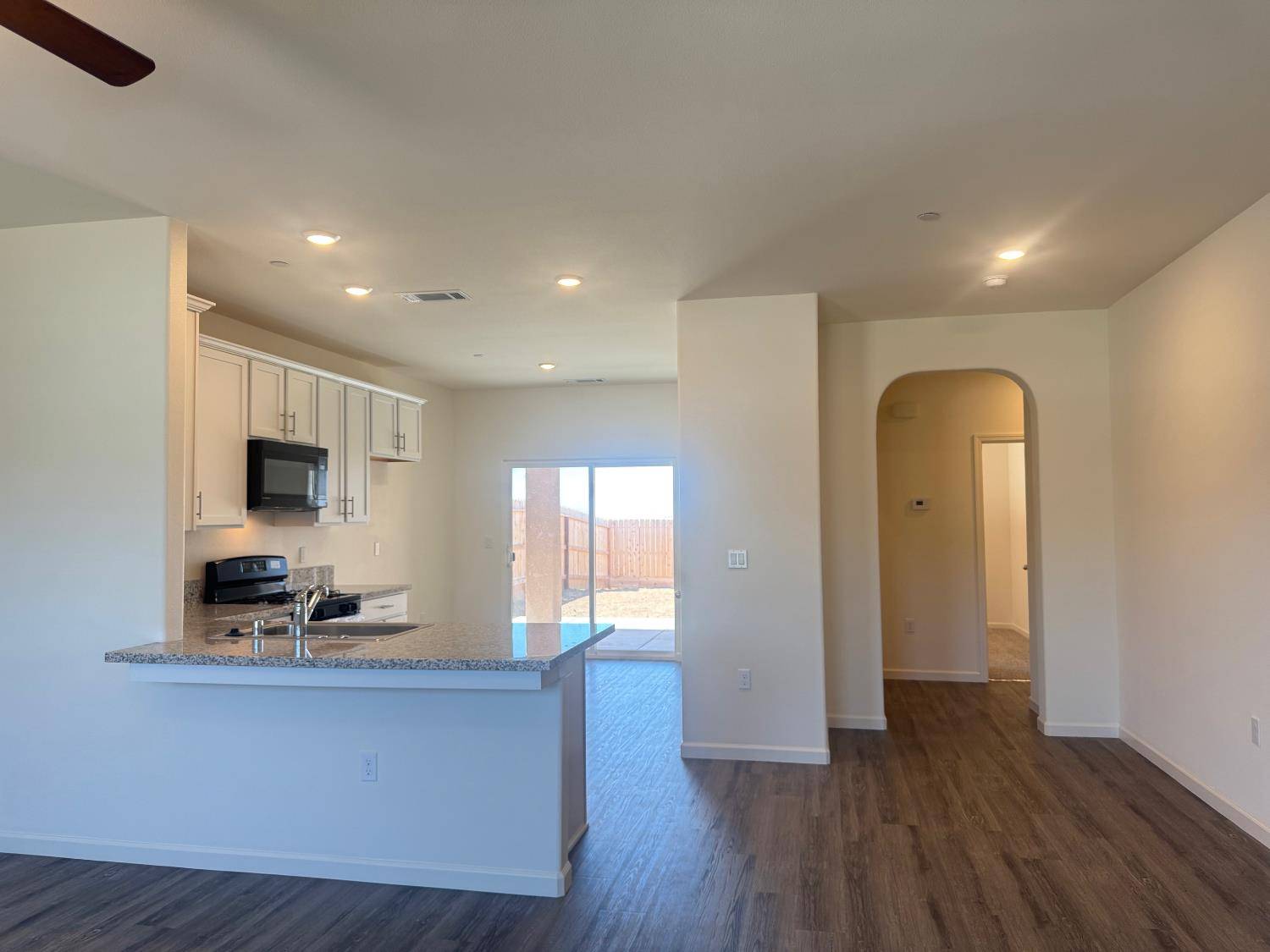 Avenal, CA 93204,1128 E Orange ST