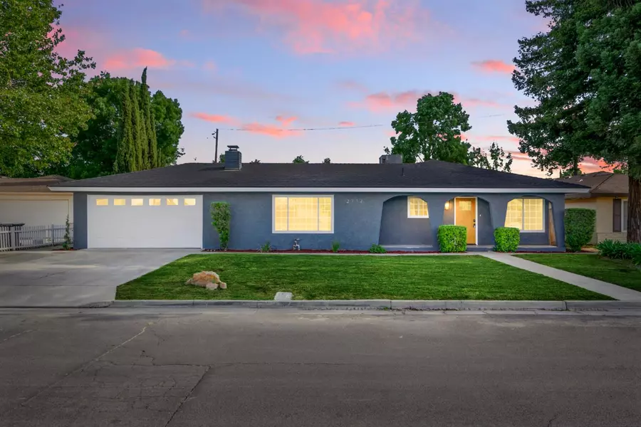 2712 Westgate DR, Madera, CA 93637