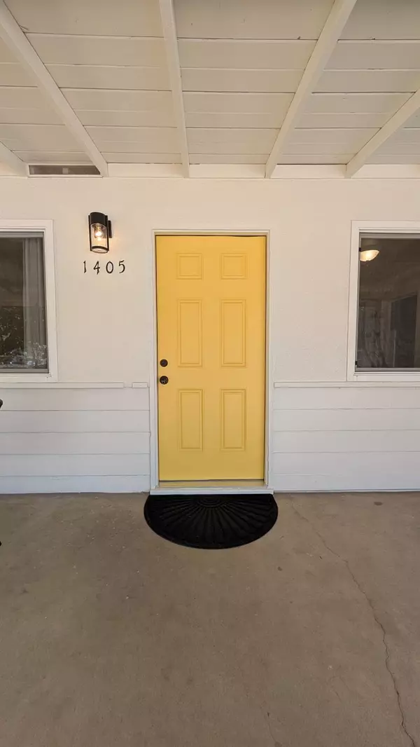 Madera, CA 93638,1405 N Lake ST