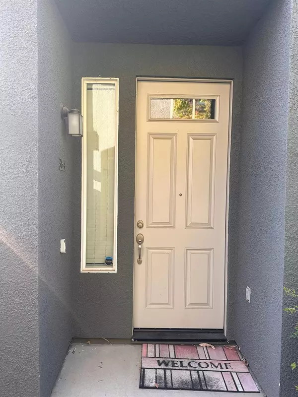 Clovis, CA 93611,364 N Raphael LN