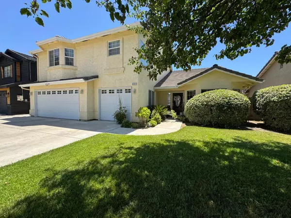 605 W Russell AVE, Visalia, CA 93277