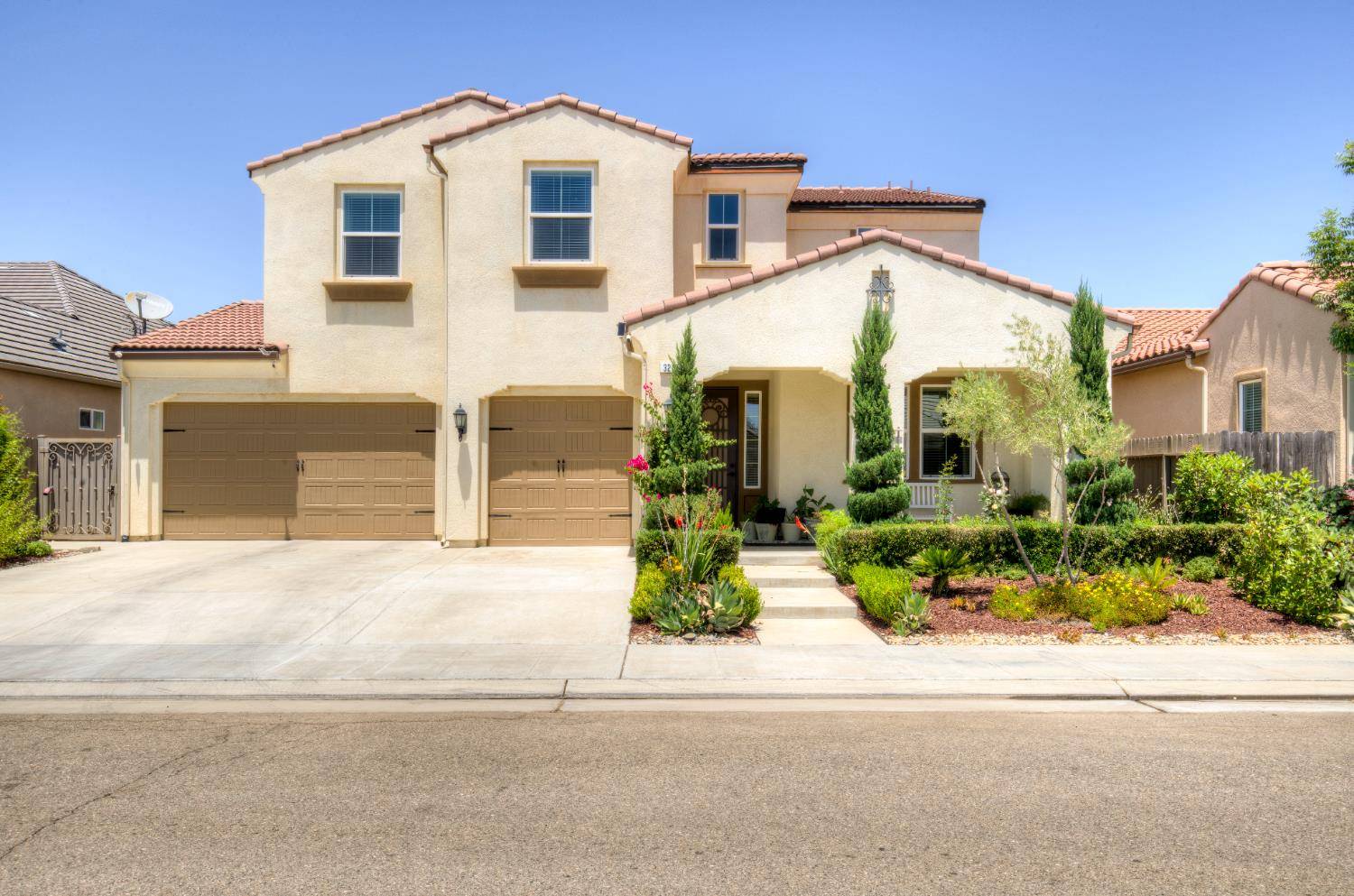 3211 Salem AVE, Clovis, CA 93619