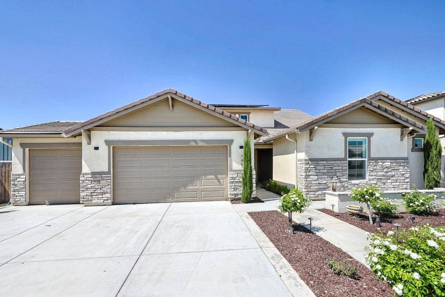 Kingsburg, CA 93631,745 Howard ST