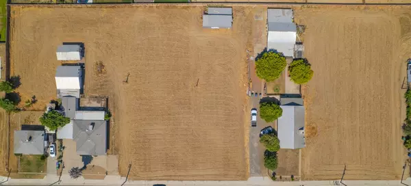 1803 Mitchell AVE, Selma, CA 93662