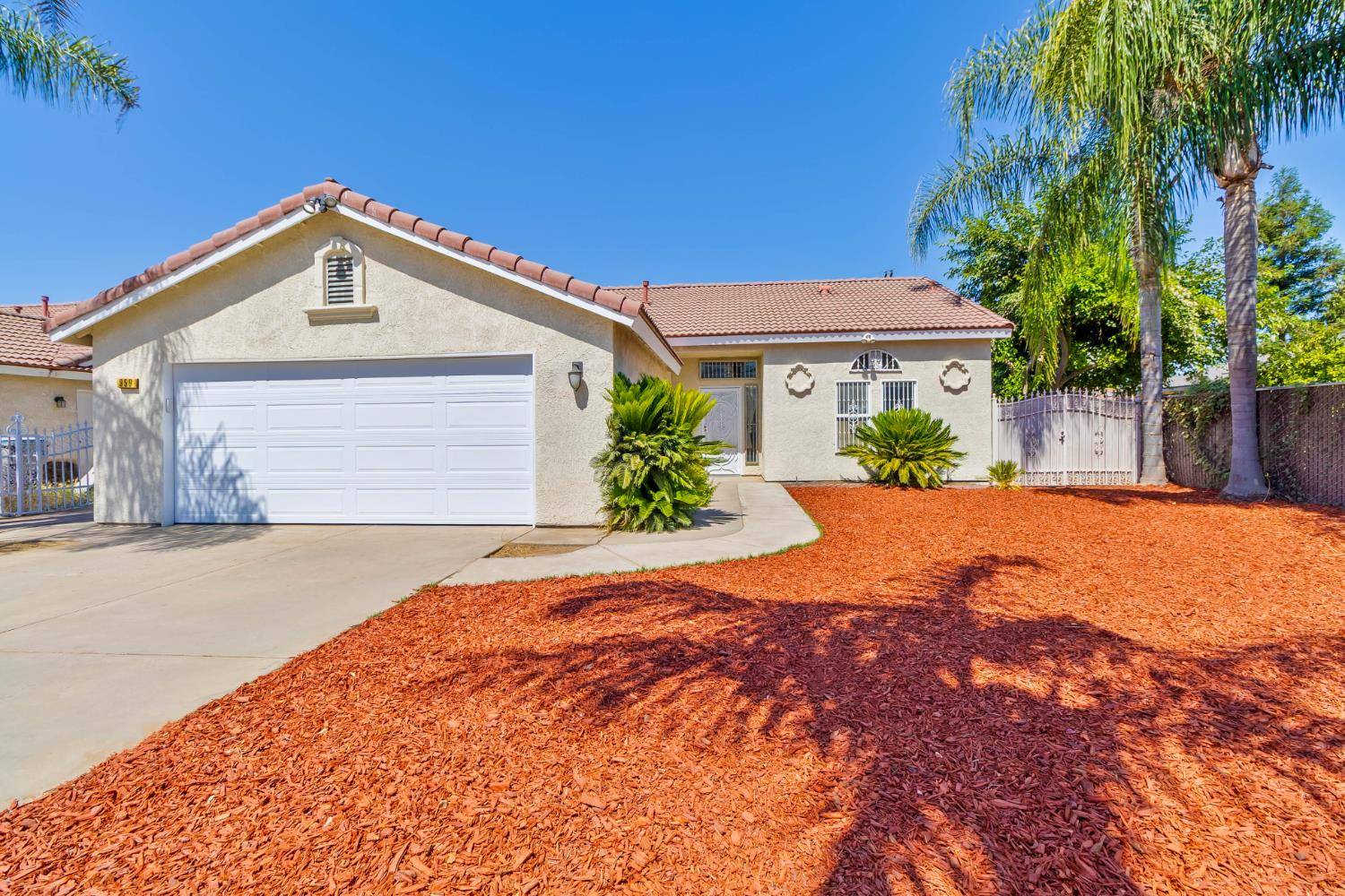 Fresno, CA 93728,959 N Hulbert