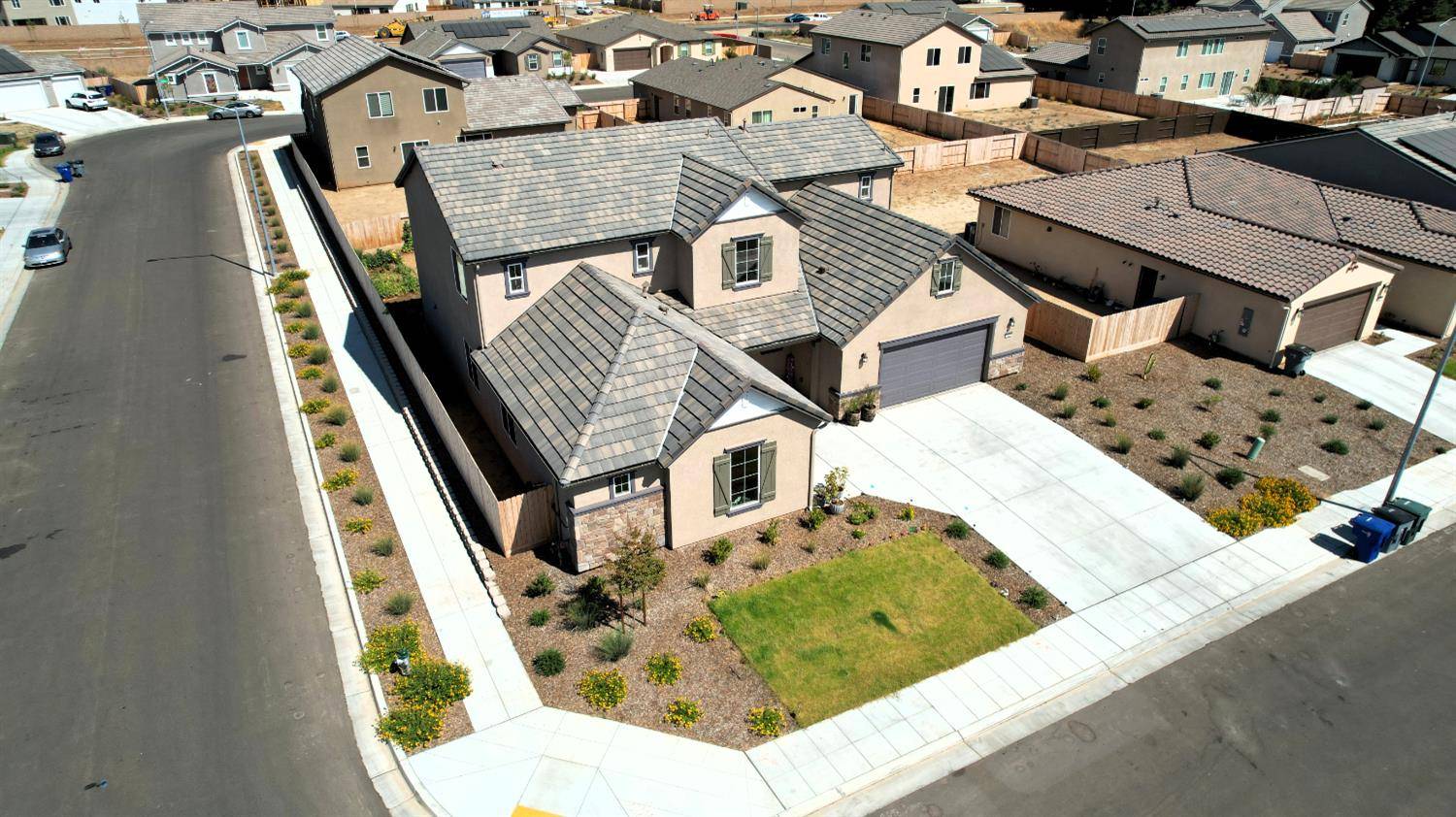 Fresno, CA 93727,2698 N Arroyo AVE