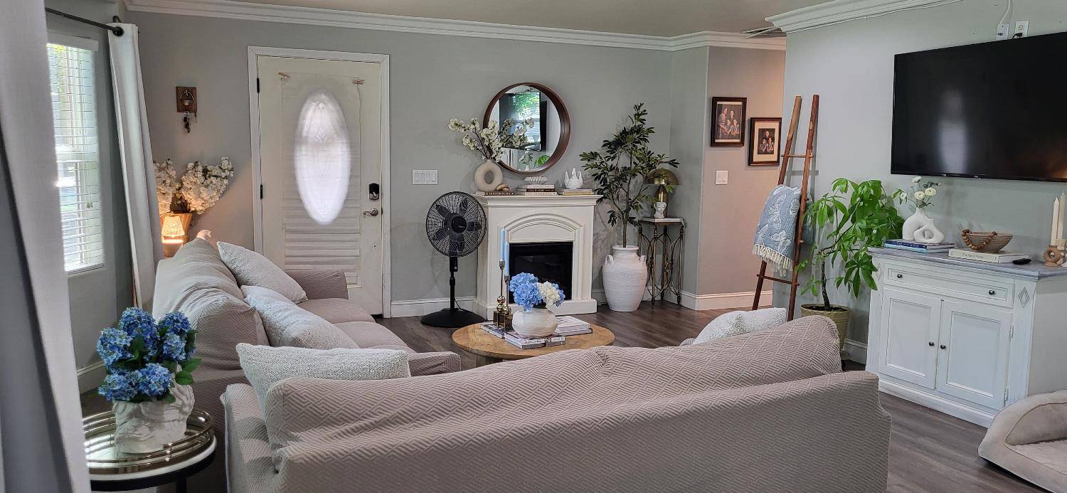 Fresno, CA 93704,917 E Fountain WAY