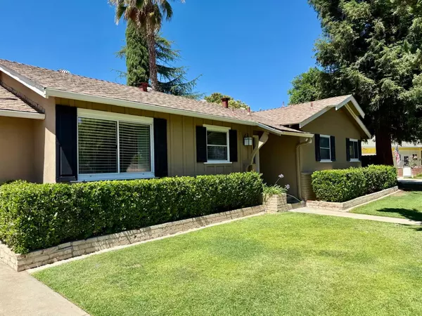 Fresno, CA 93705,1027 W Ashcroft AVE