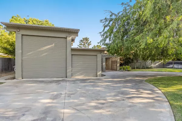 Fresno, CA 93711,1095 W San Ramon AVE