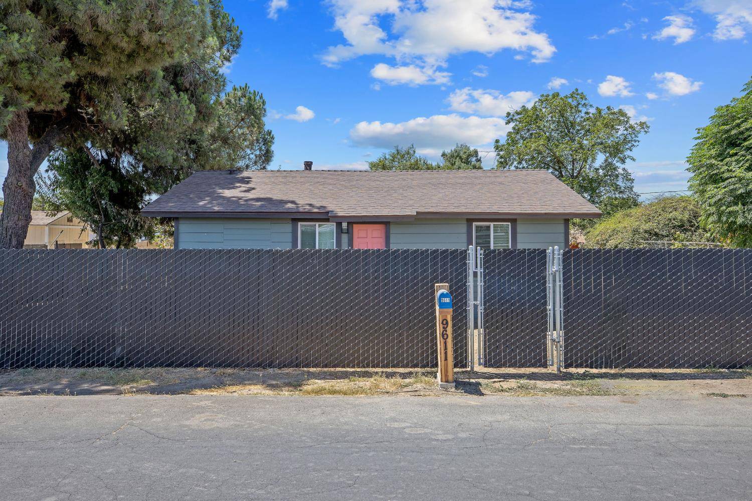 Hanford, CA 93230,9611 Orchard DR