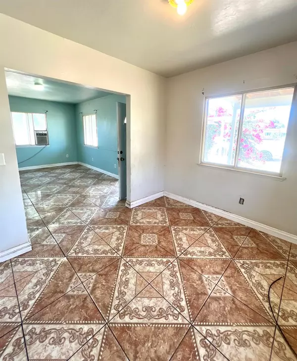 Woodlake, CA 9328,102 S Palm ST